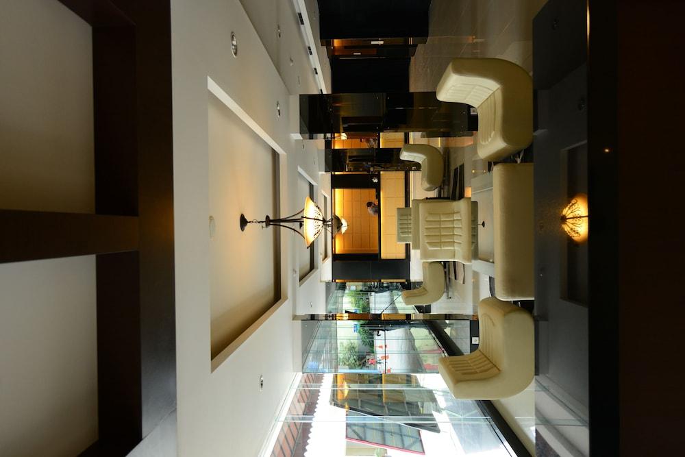 Emilia Hotel By Amazing - Palembang Exterior photo