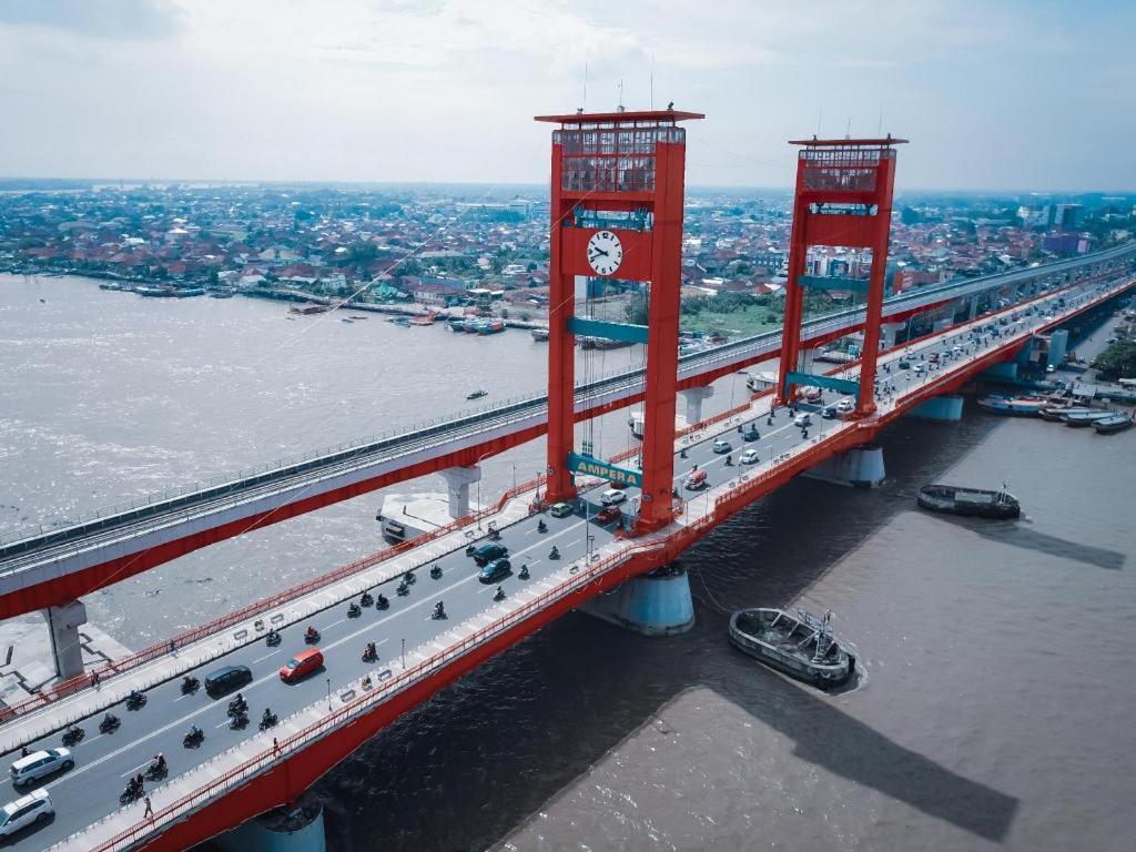 Emilia Hotel By Amazing - Palembang Exterior photo