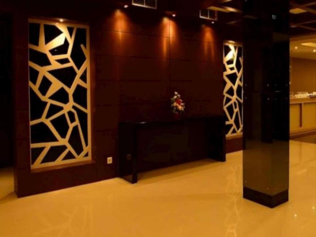 Emilia Hotel By Amazing - Palembang Exterior photo
