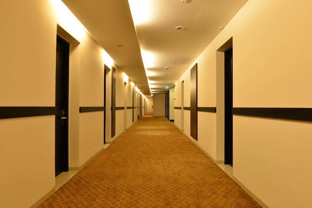 Emilia Hotel By Amazing - Palembang Exterior photo