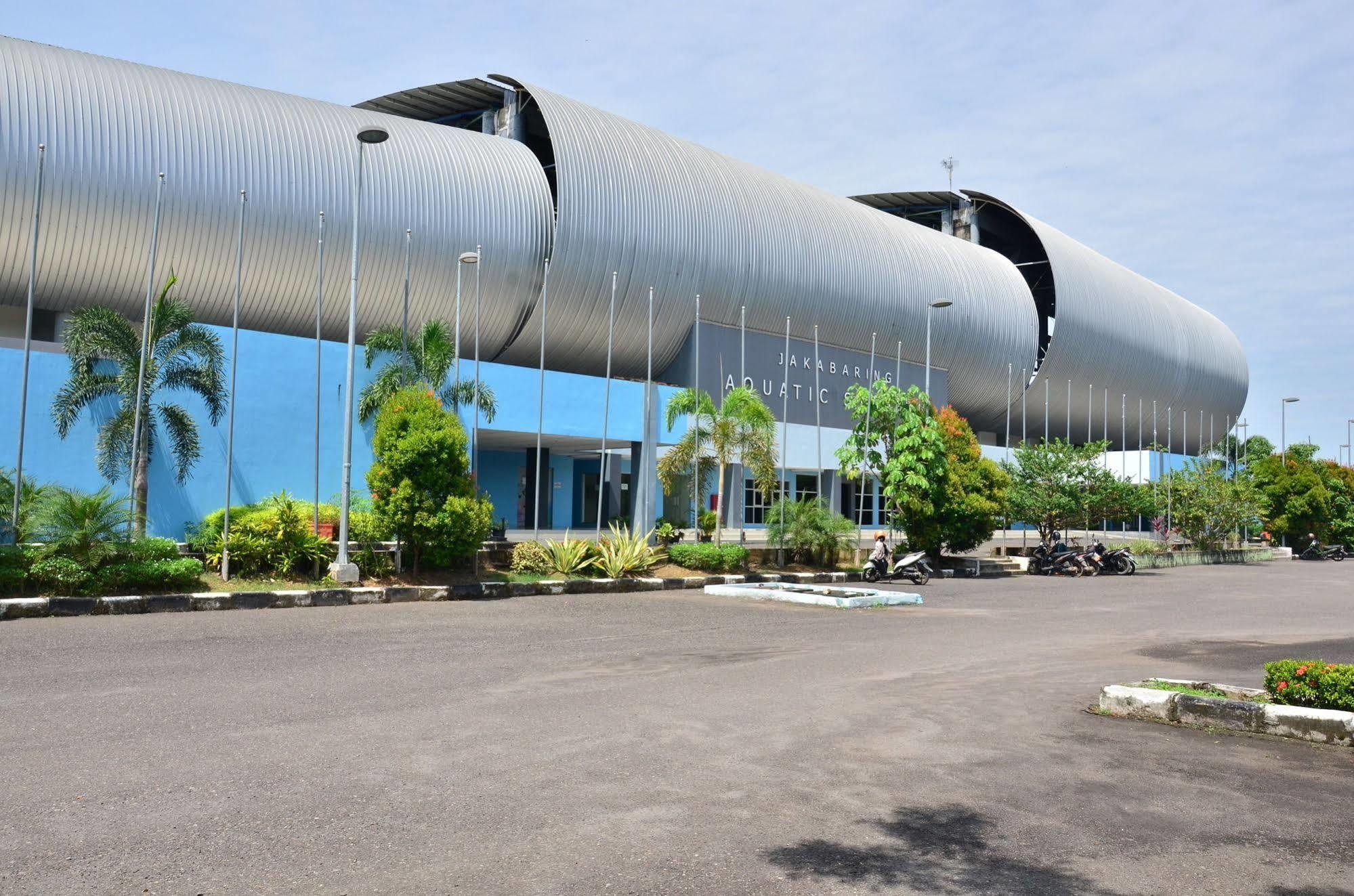 Emilia Hotel By Amazing - Palembang Exterior photo